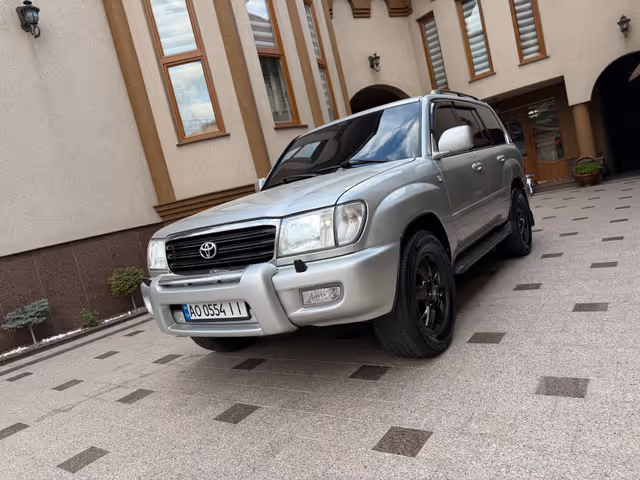 Toyota Land Cruiser - фото 1
