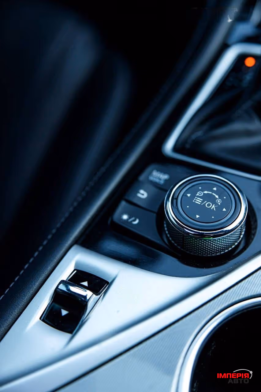 Infiniti Q60 - фото 15
