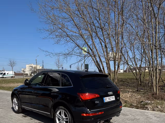 Audi Q5 - фото 4