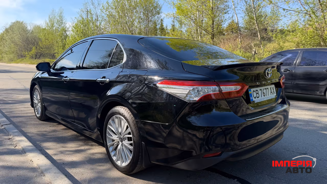 Toyota Camry - фото 5