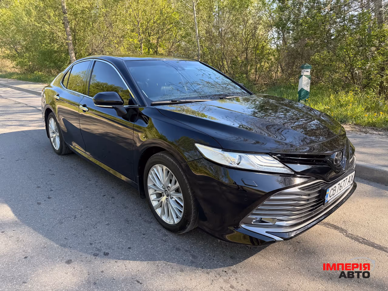 Toyota Camry - фото 1