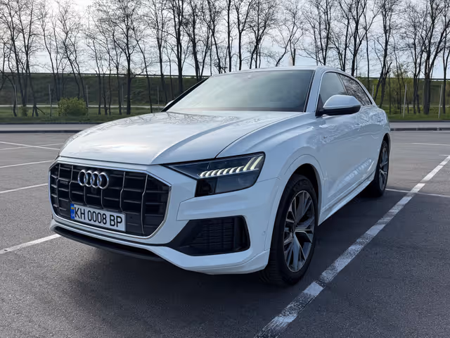 Audi Q8 - фото 1