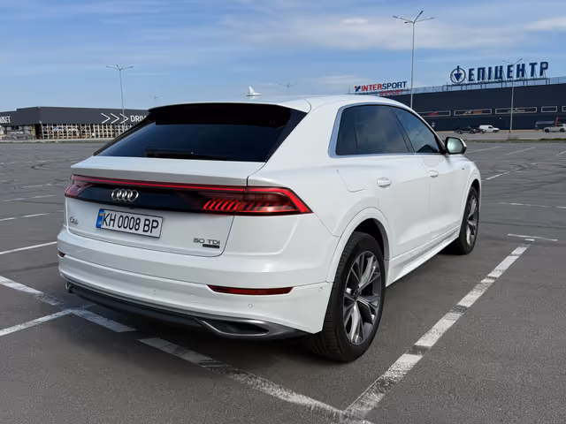 Audi Q8 - фото 5