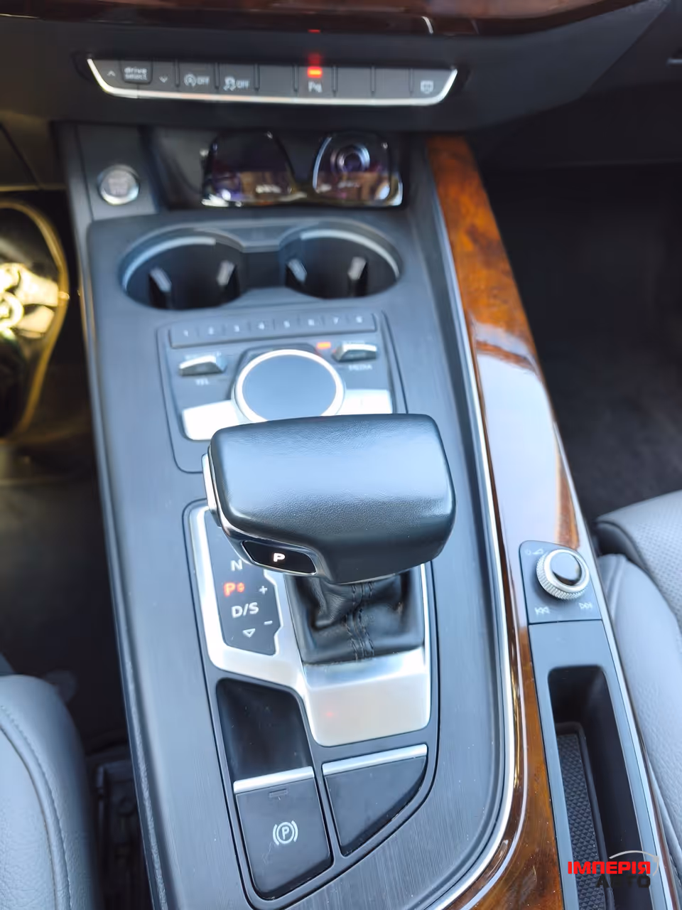 Audi A4 - фото 34