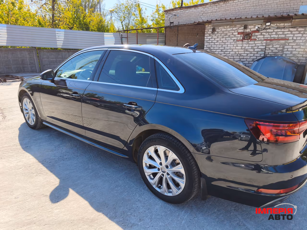Audi A4 - фото 10