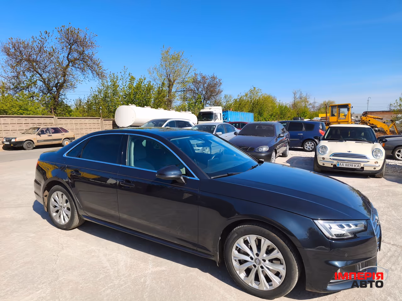 Audi A4 - фото 11