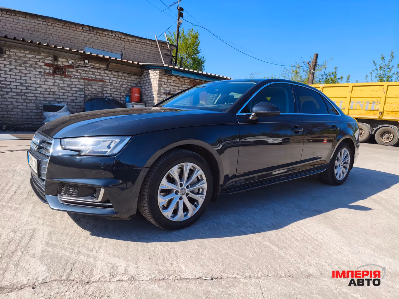 Audi A4 - фото 9
