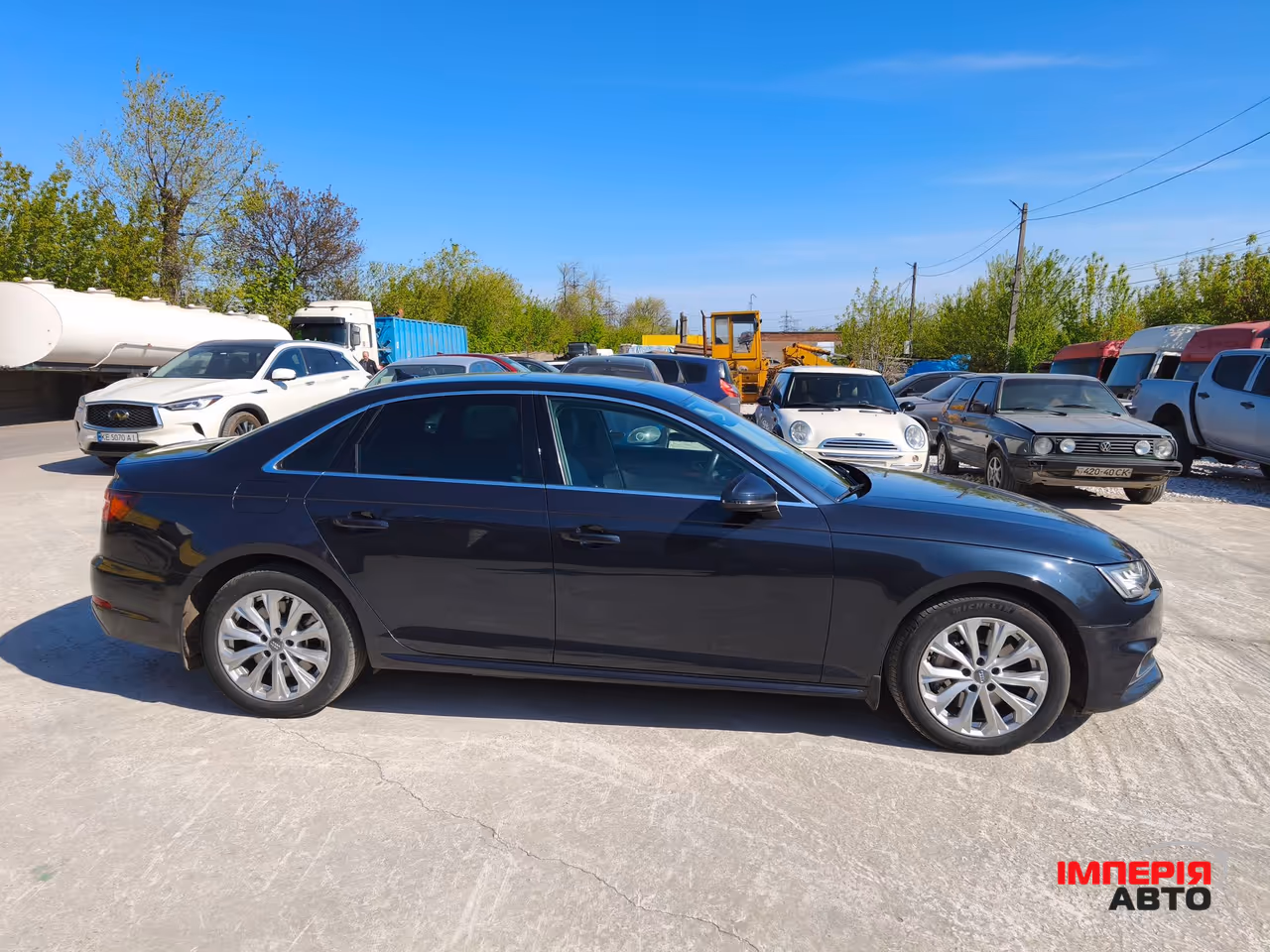 Audi A4 - фото 13