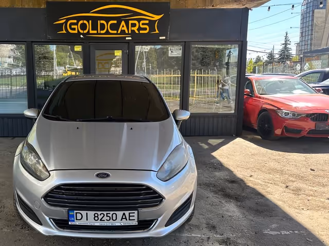 Ford Fiesta - фото 1