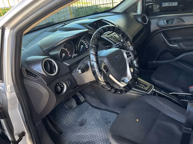 Ford Fiesta - фото 3