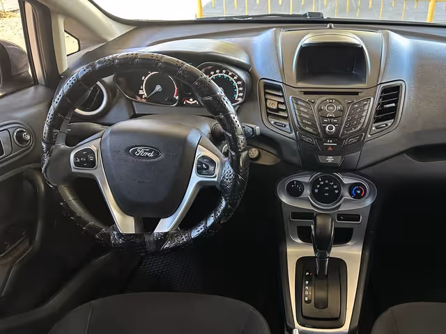 Ford Fiesta - фото 2