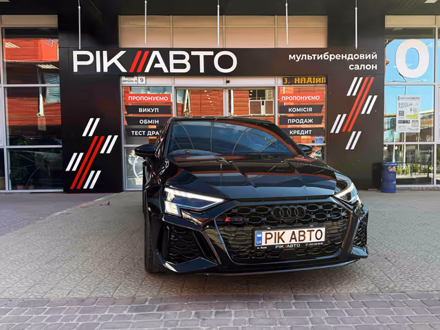 Audi RS 3 - фото 1