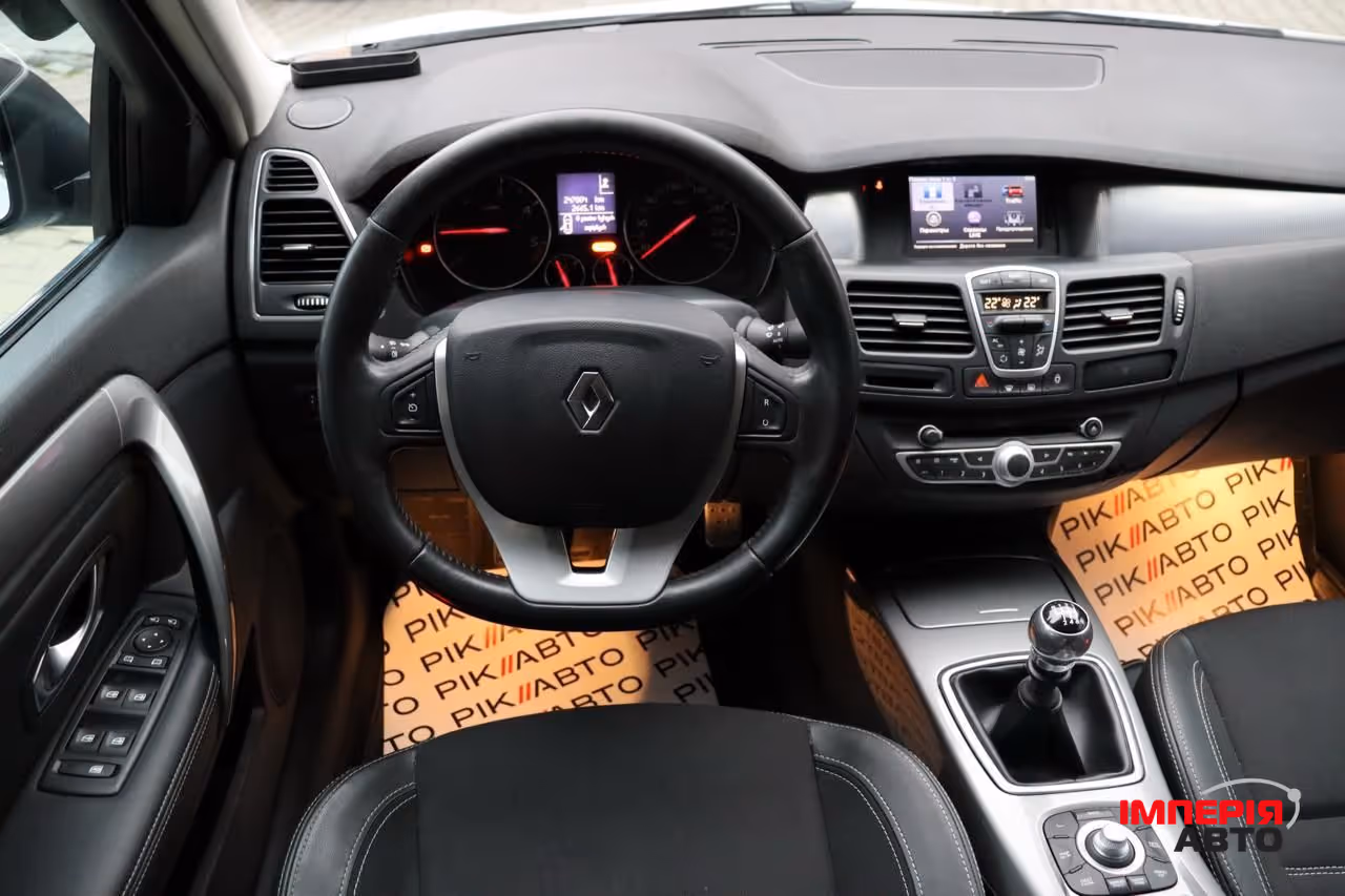 Renault Laguna - фото 8