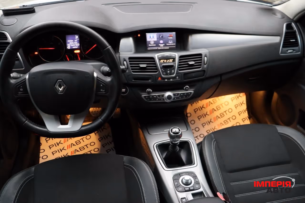 Renault Laguna - фото 7