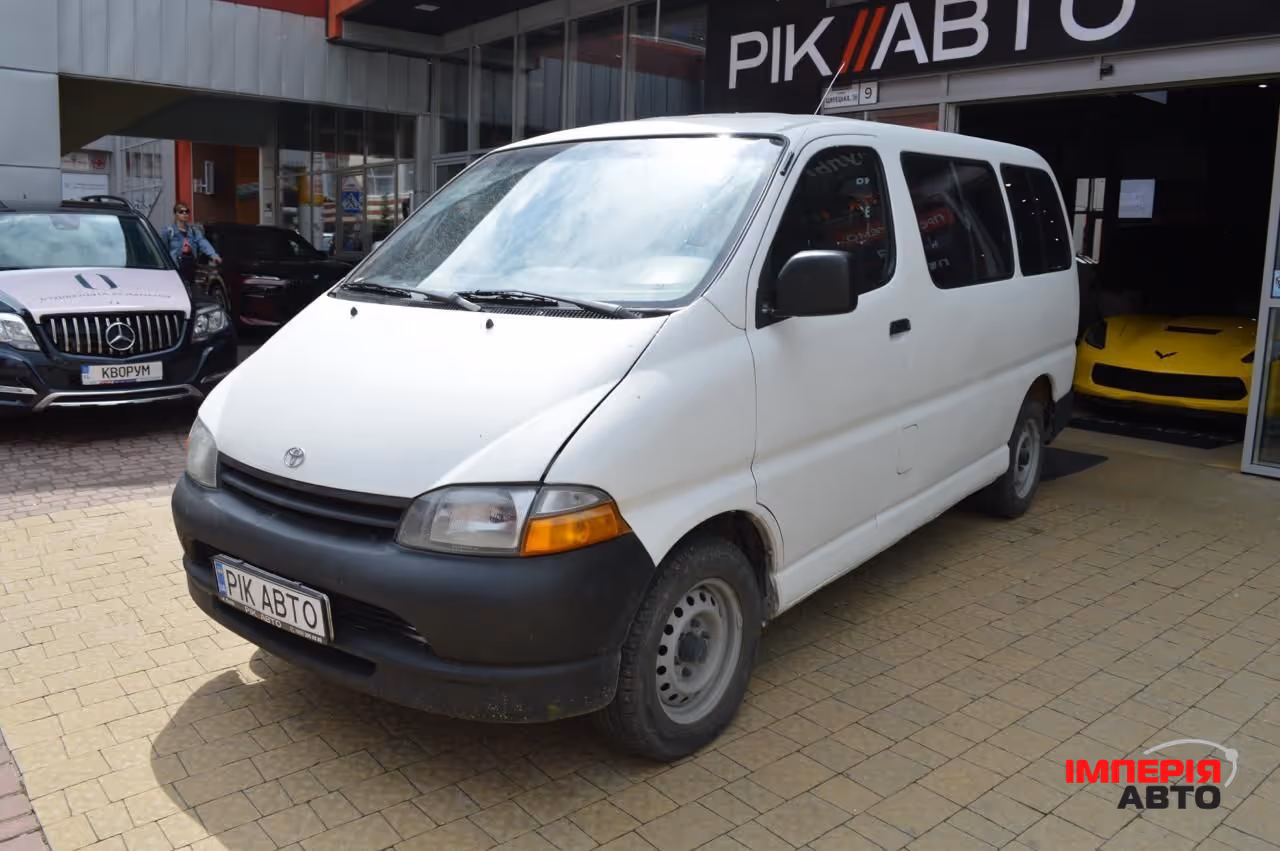 Toyota HiAce - фото 2