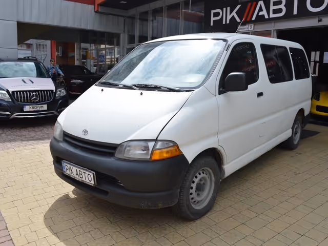 Toyota HiAce - фото 2