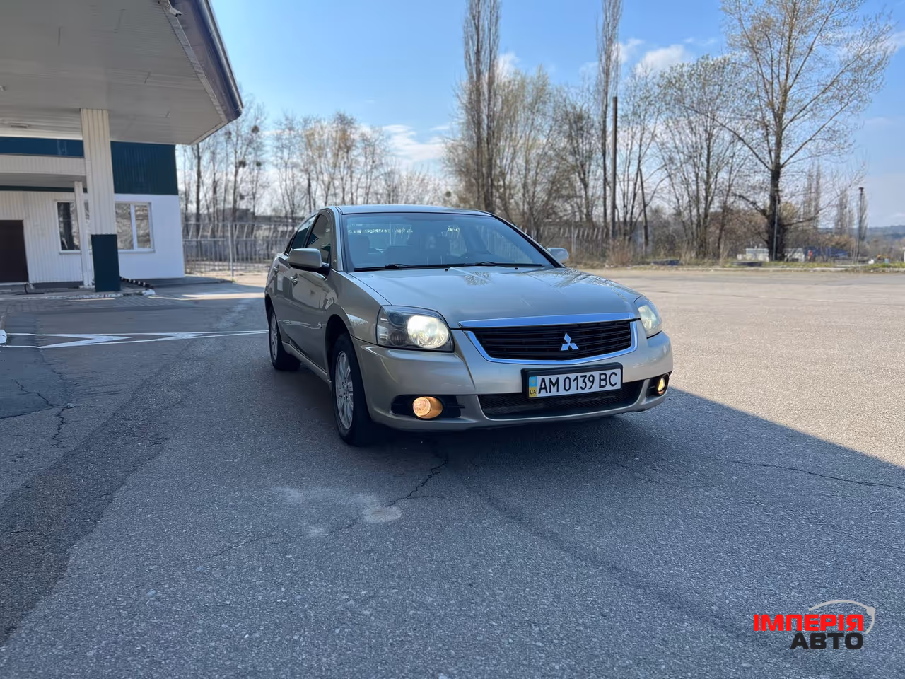 Mitsubishi Galant - фото 1