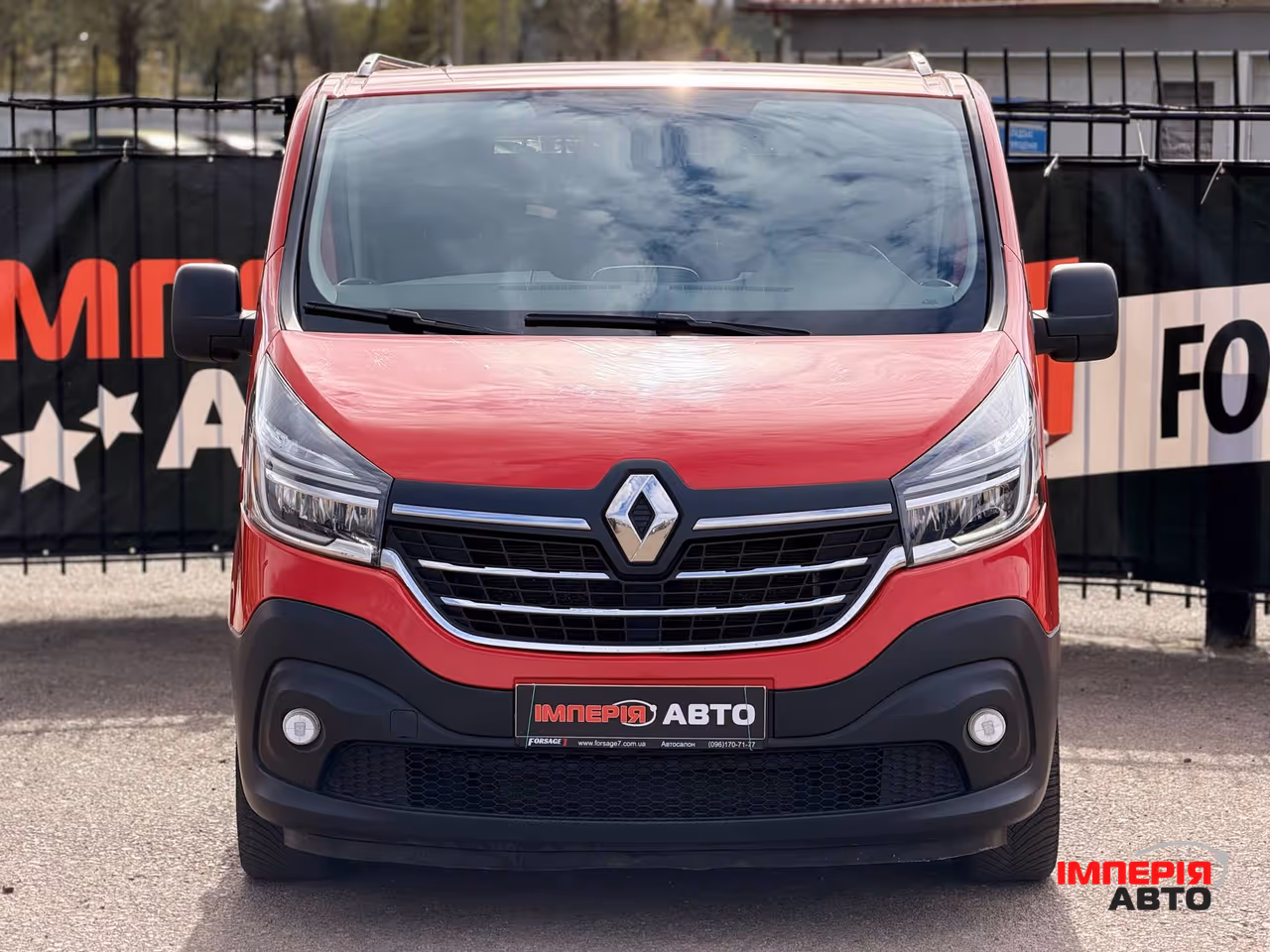 Renault Trafic - фото 11