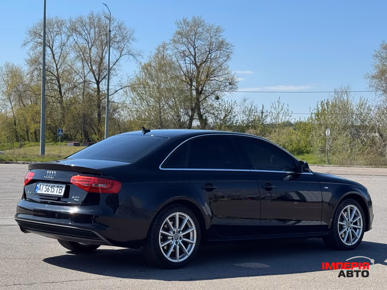 Audi A4 - фото 4