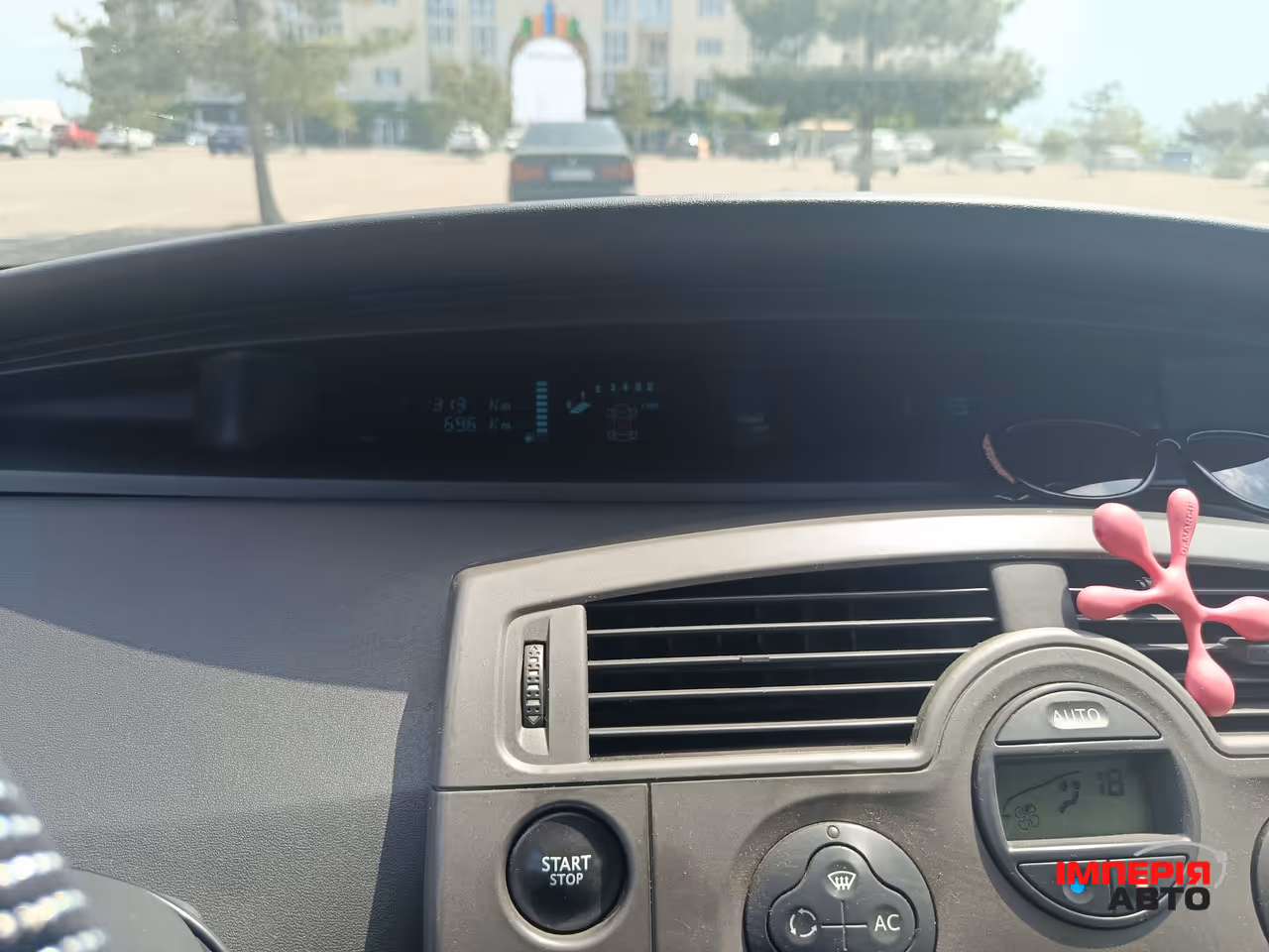 Renault Grand Scenic - фото 12