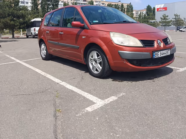 Renault Grand Scenic - фото 1