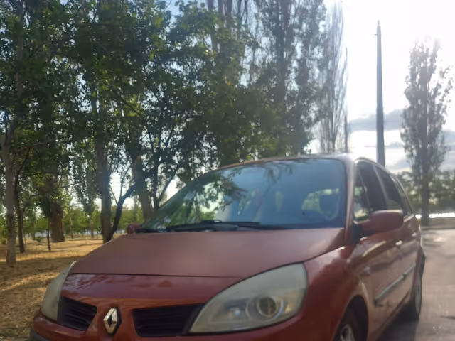 Renault Megane - фото 1