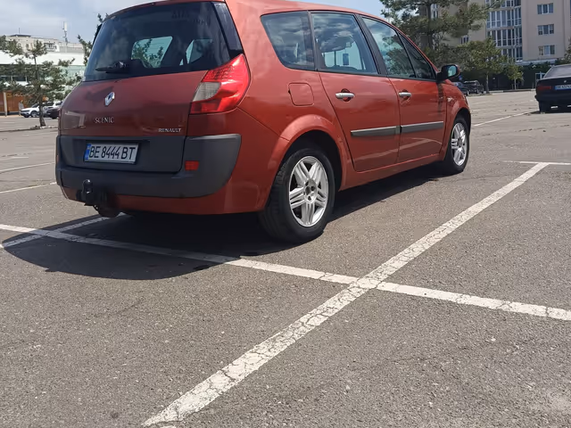Renault Grand Scenic - фото 3