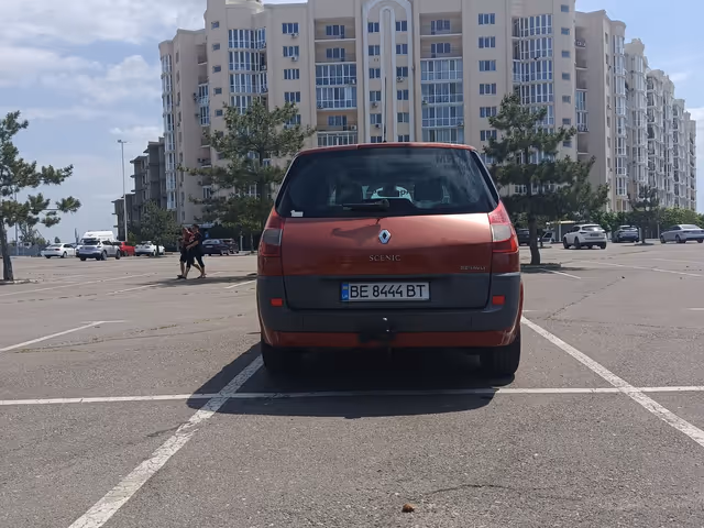 Renault Grand Scenic - фото 4