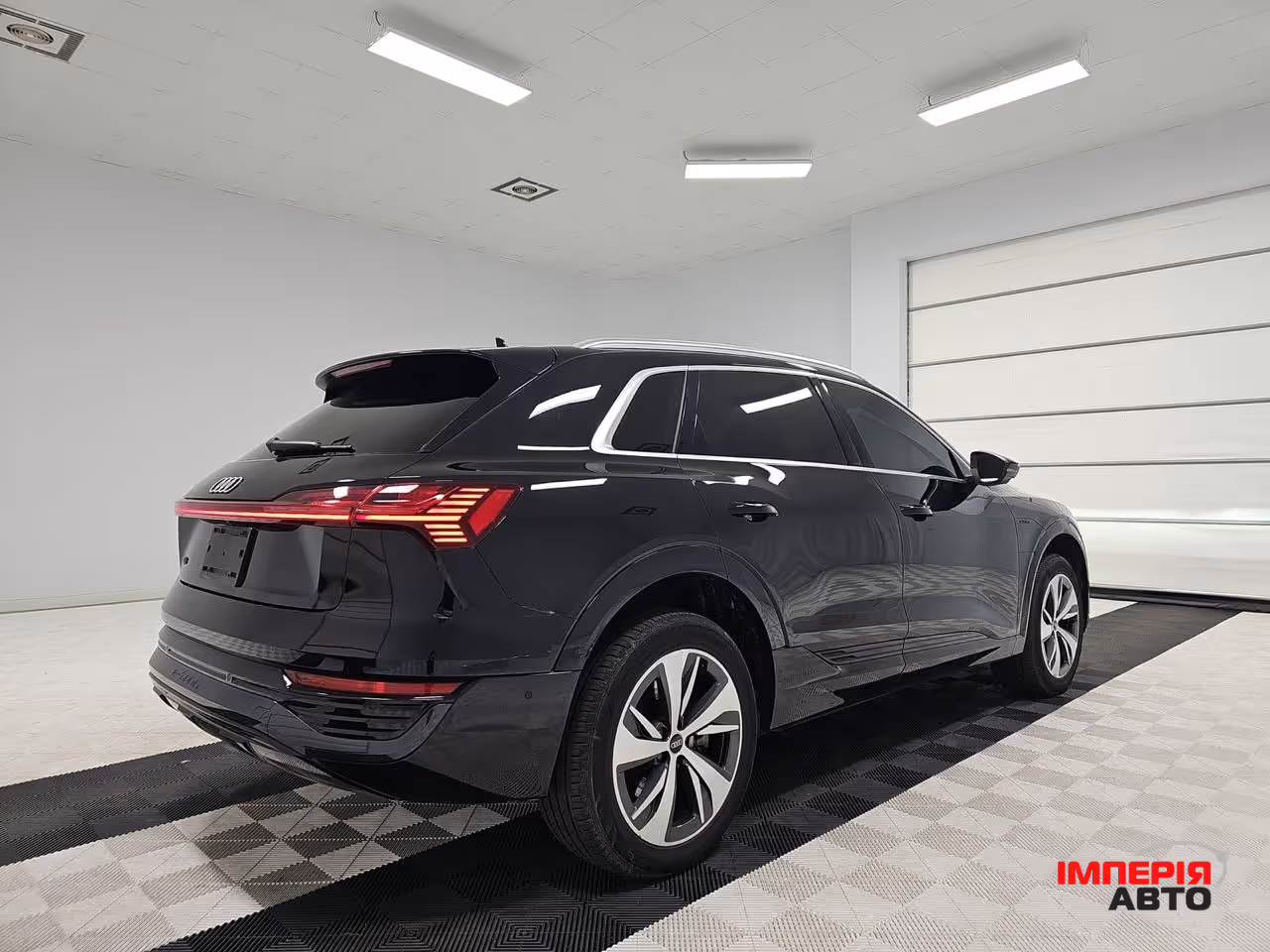 Audi Q8 e-tron - фото 3