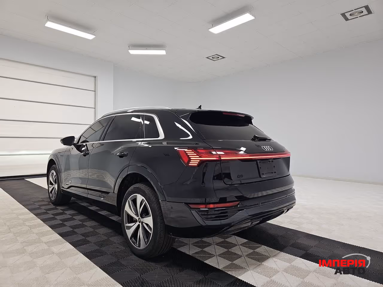 Audi Q8 e-tron - фото 4