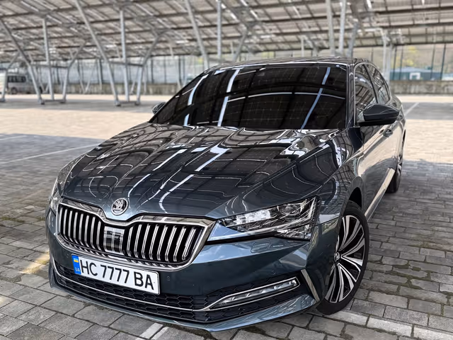 Skoda Superb - фото 1