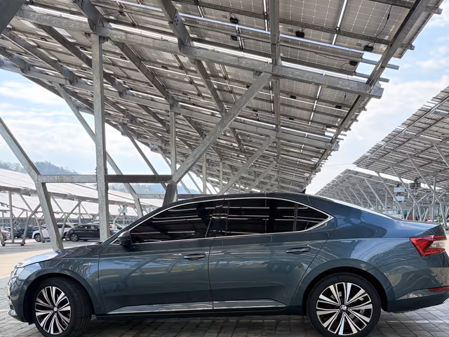 Skoda Superb - фото 5