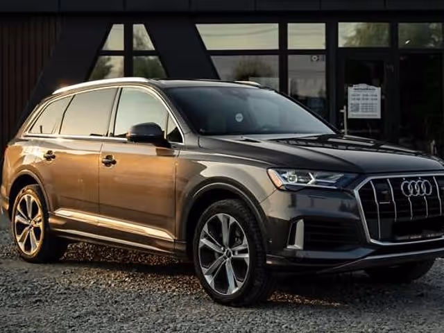 Audi Q7 - фото 3