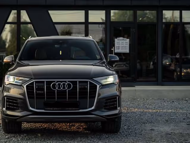Audi Q7 - фото 2