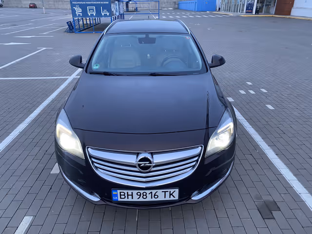 Opel Insignia - фото 1