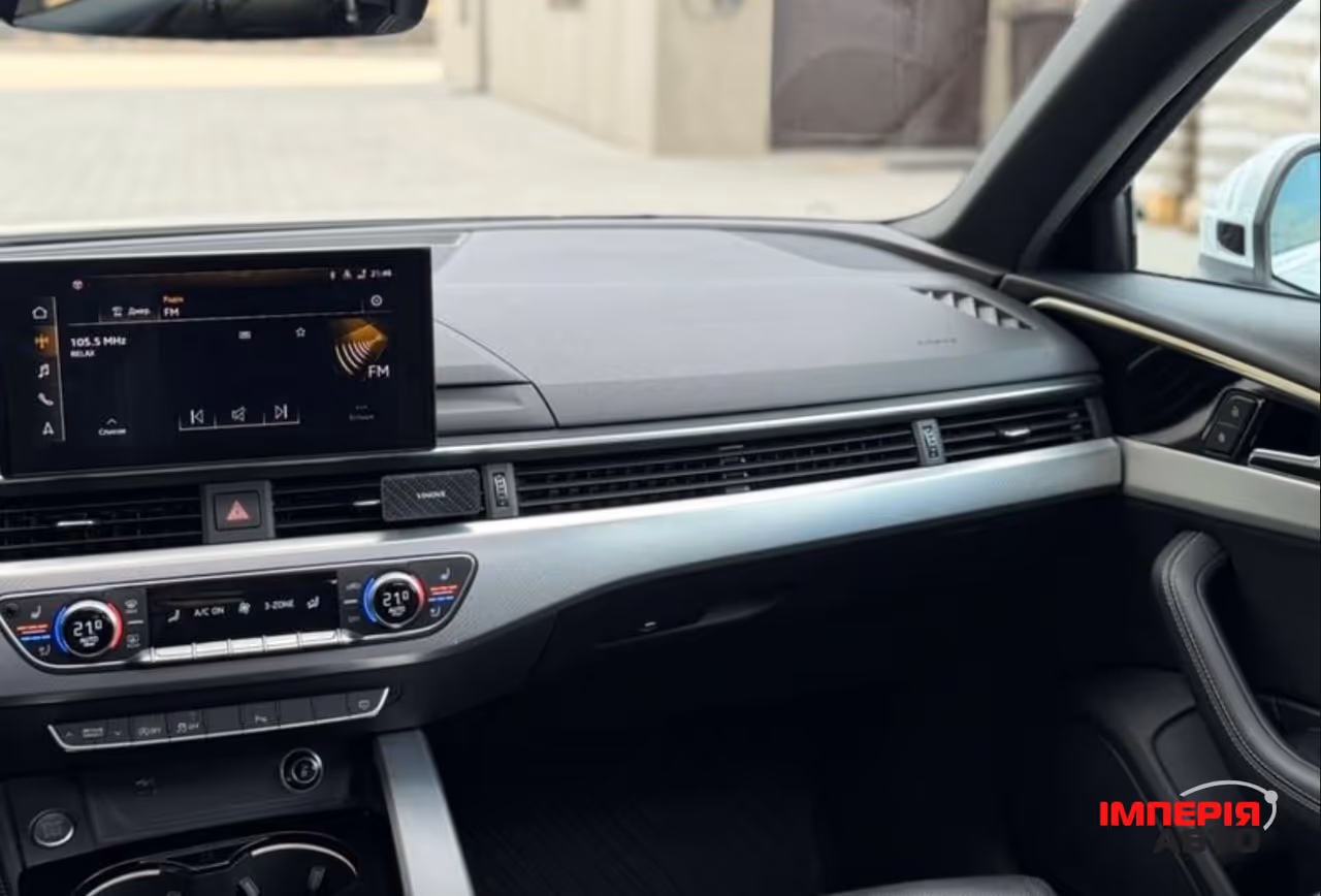 Audi A4 - фото 4