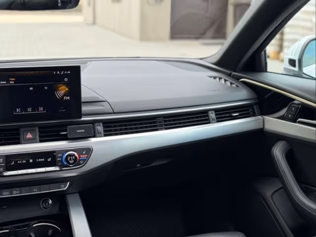 Audi A4 - фото 4