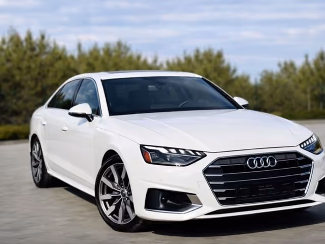 Audi A4 - фото 5