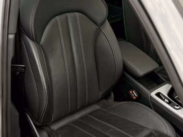 Audi A4 - фото 2
