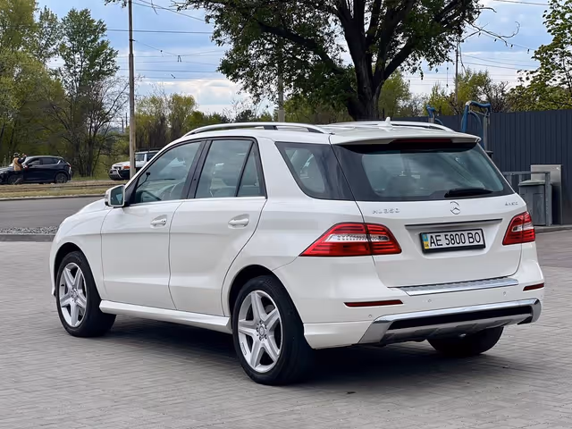 Mercedes-Benz M-Класс - фото 4
