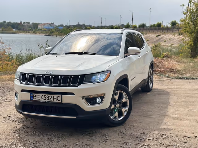 Jeep Compass - фото 1