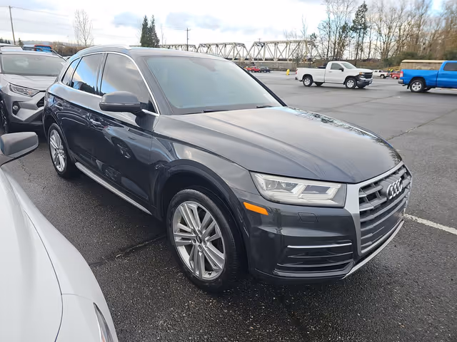 Audi Q5 - фото 1