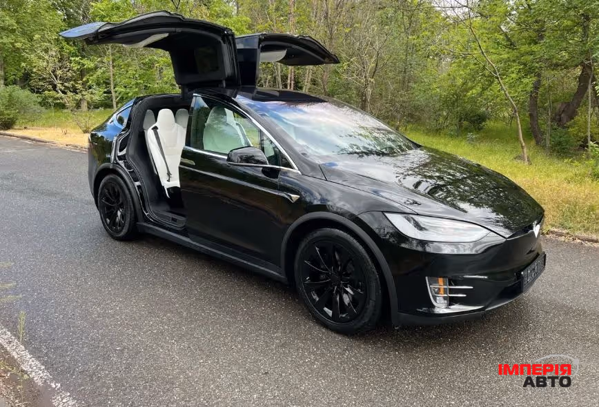 Tesla Model X - фото 5