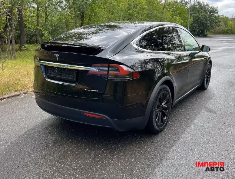 Tesla Model X - фото 2