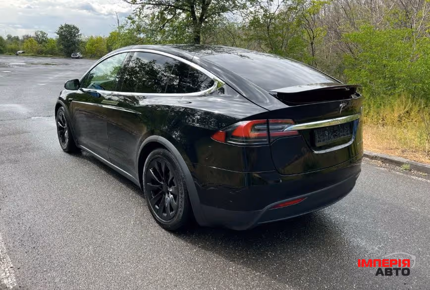 Tesla Model X - фото 4