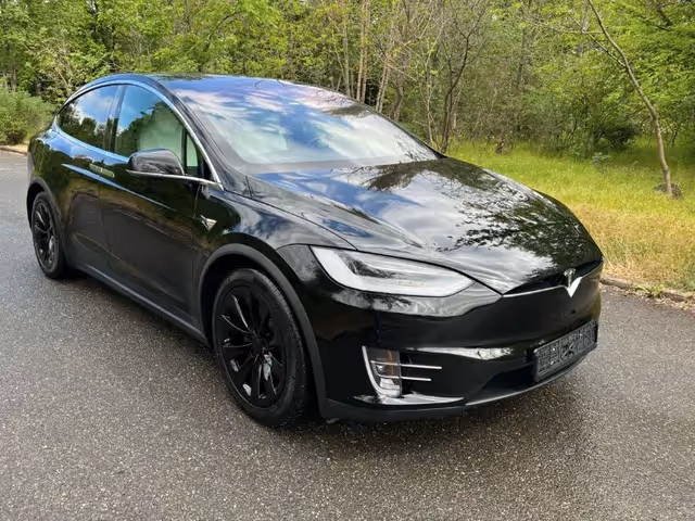 Tesla Model X - фото 3
