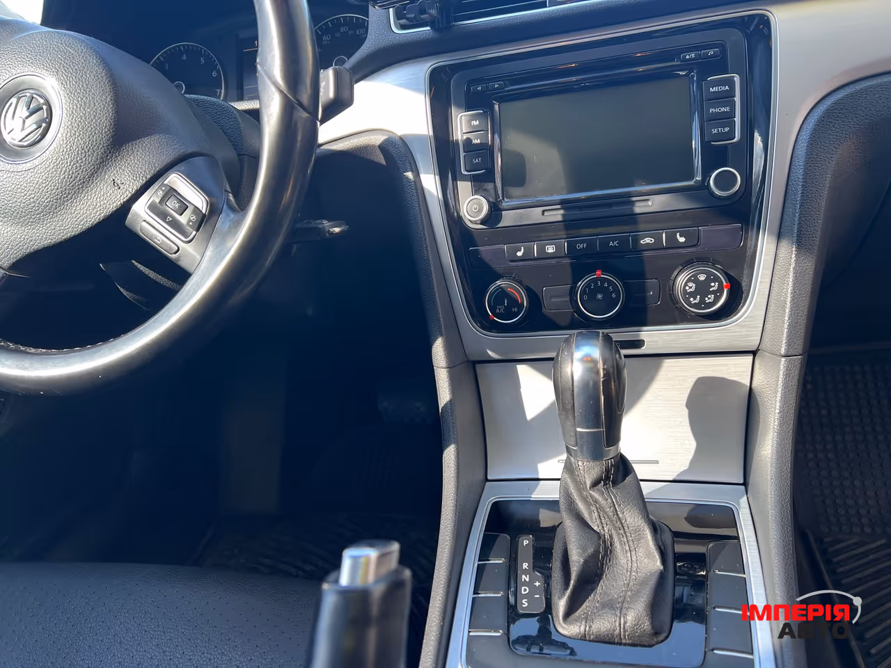 Volkswagen Passat USA/NMS - фото 12