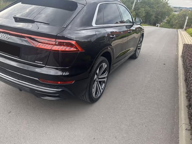 Audi Q8 - фото 5