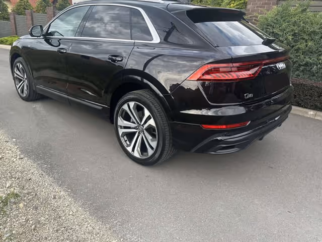 Audi Q8 - фото 4