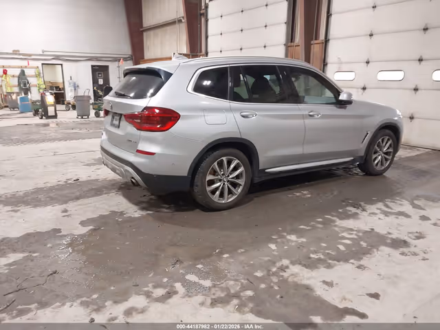 BMW X3 - фото 4